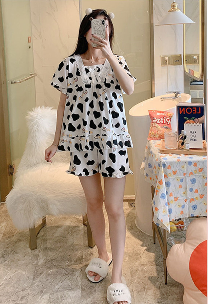 Bộ Đồ Ngủ Ngắn Tay In Họa Tiết Bò Sữa Xinh Xắn Dành Cho Nữ