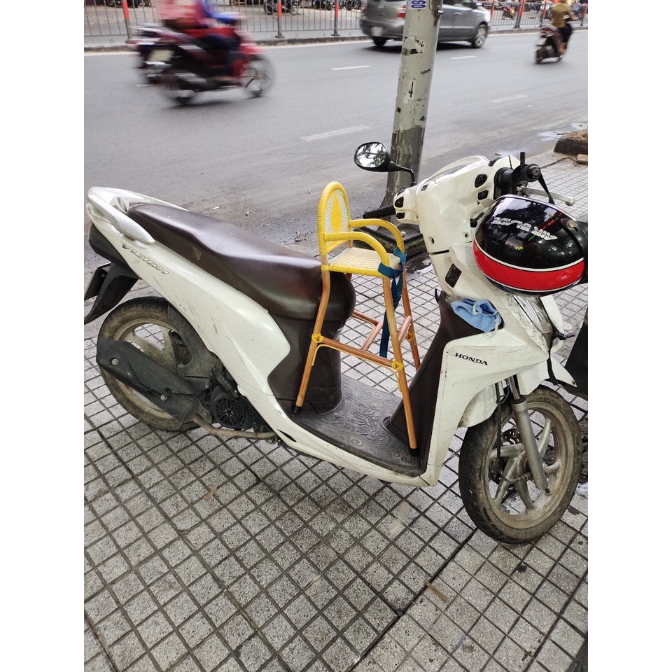 Ghế ngồi xe máy cho bé xe VISION bằng mây
