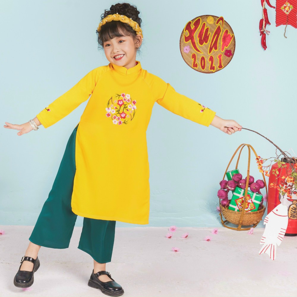 SÉT ÁO DÀI CÁCH TÂN MẸ BÉ MÀU ĐỎ NỔI BẬT XINH SẮN ĐẸP8