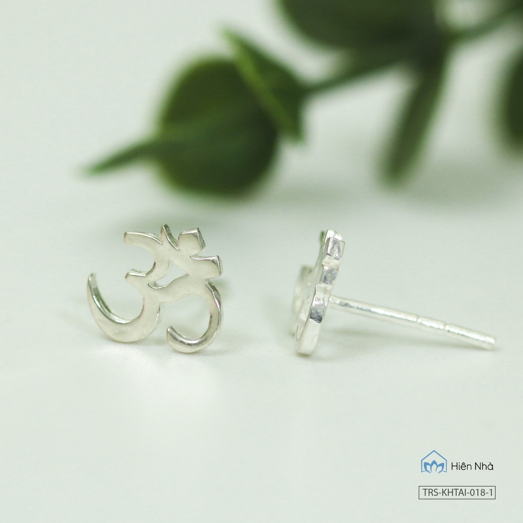 Khuyên tai Bạc nam nữ chữ Om (Yoga) - Bông tai phong thủy phong cách Phật giáo Bình an, may mắn - Trong Nhà