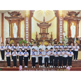 Áo thiếu nhi Thánh thể