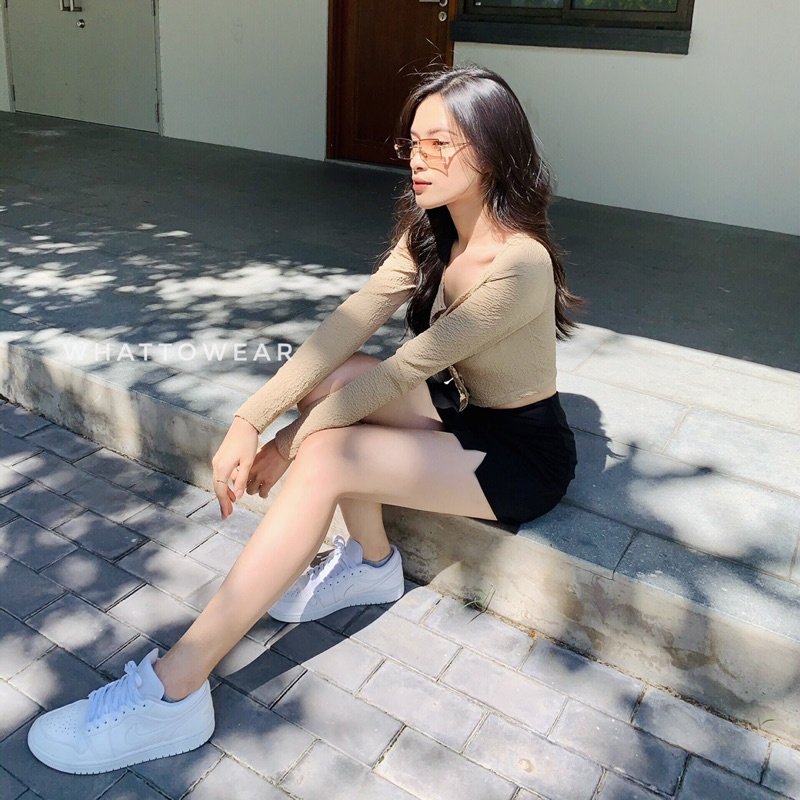 Áo cardigan croptop cúc bọc vải dập nổi - by Whattowear