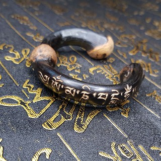 King Kong đen 3 mắt đốt, khắc Om Mani Padme Hum, Vòng Tay Hymalaya, Gỗ Kê Huyết Đằng Tây Tạng, Trang Sức Cổ Điển
