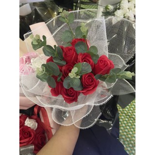 bó 10 bông hoa sáp mix táo bó lưới trắng