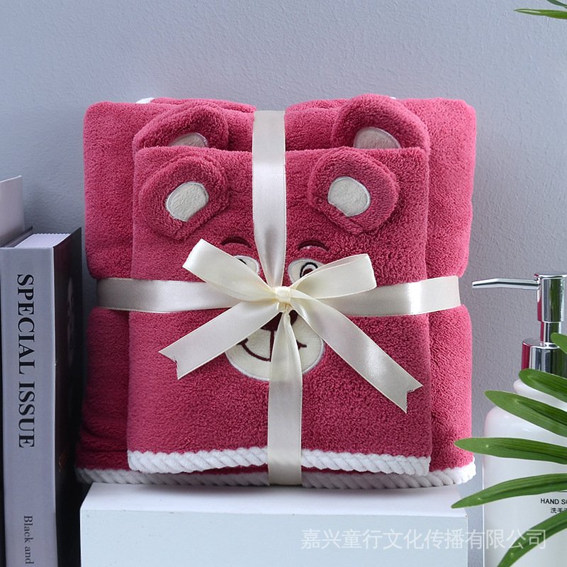 Bộ 2 Khăn Tắm Lotso Vải Lông Cừu San Hô Dày Dặn Họa Tiết Gấu Hồng/Dâu Tây Dễ Thương Dùng Làm Quà Tặng