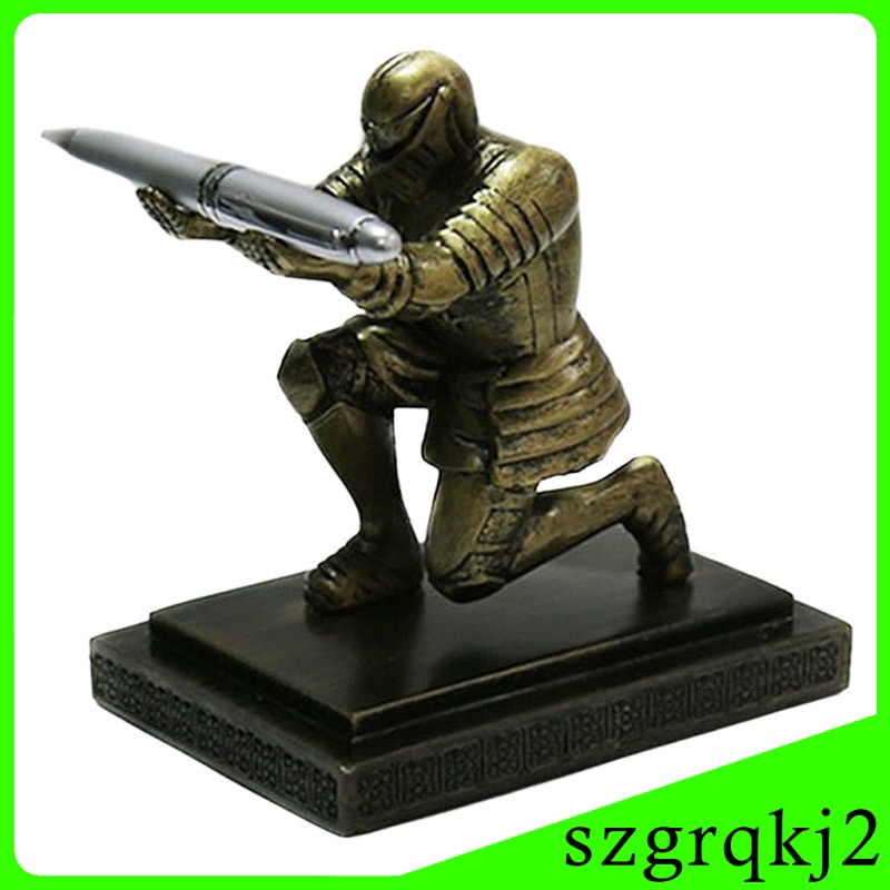 Giá đỡ bút để bàn hình tượng hiệp sĩ độc đáo