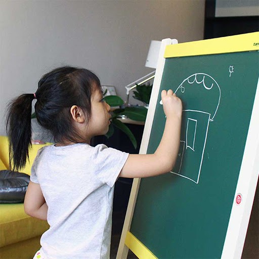 Bảng vẽ picasso cho bé &lt; 5 tuổi tặng 1 hộp phấn màu kích thước bảng 60x100cm