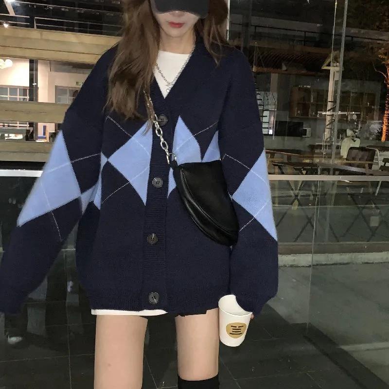 Áo khoác Cardigan len thổ cẩm xanh than phối kim cương dáng rộng