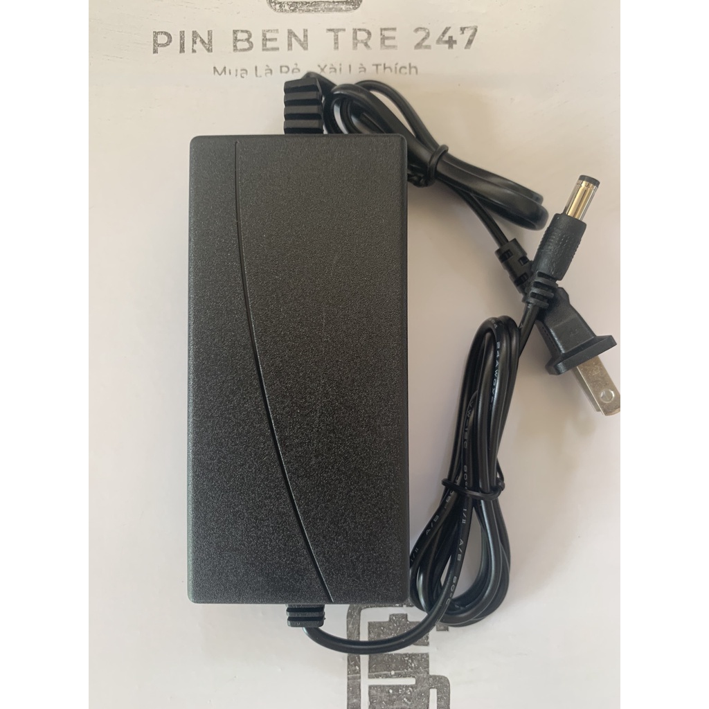 Nguồn Adapter 12V - 5A chân 5.5 * 2.5mm cho máy bơm,đèn Led...