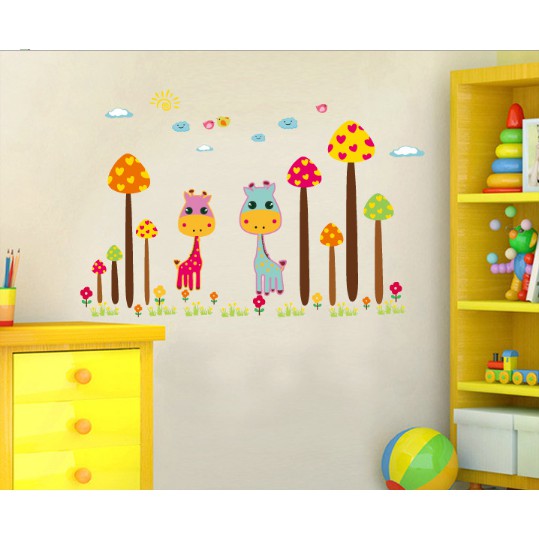 Decal trang trí khu vươn Nấm và 2 chú Hươu Cao Cổ