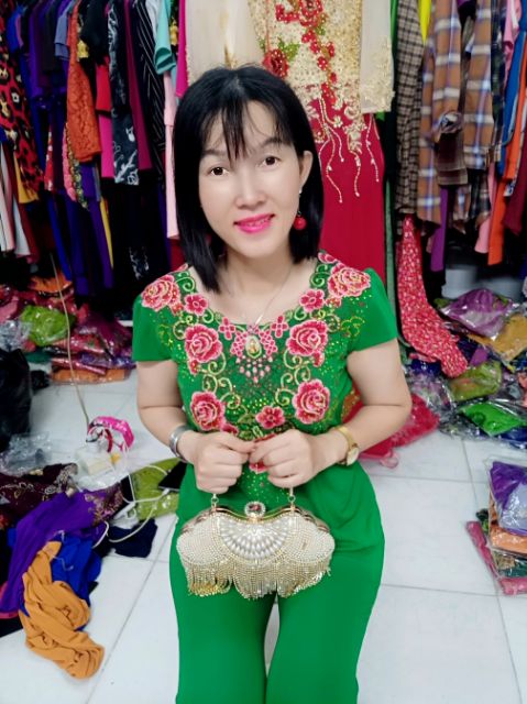 Bộ thêu hoa đá. Tay lỡ