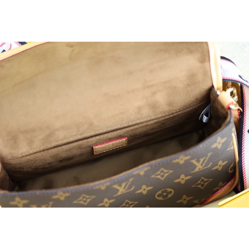 Túi Xách Cao Cấp Hoa Nâu Hót Hít Sz24cm đã về hàng