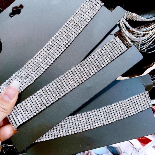 Chocker đá sang chảnh