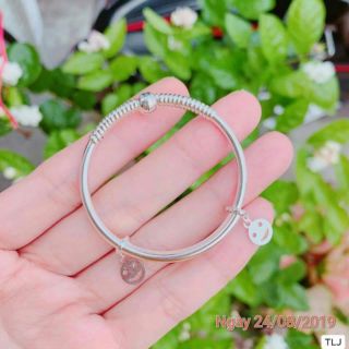 lắc tay bạc ta khắc tên cho bé