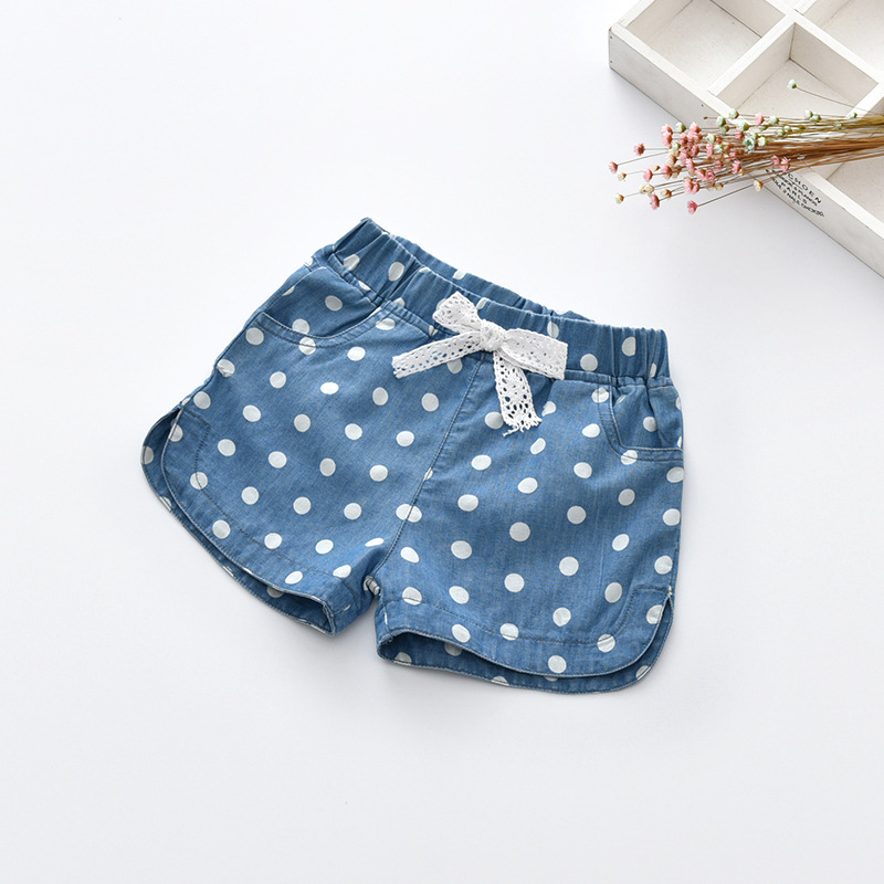 Quần short họa tiết chấm bi cho bé gái
