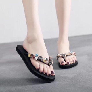 Dép xỏ ngón tông đá