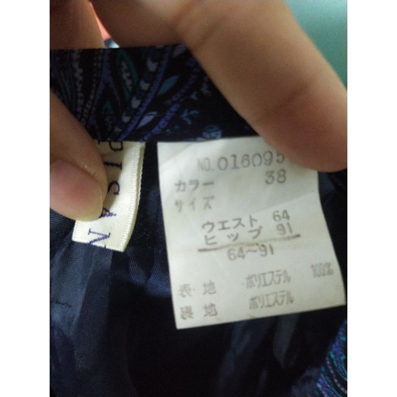 Chân váy họa tiết xanh eo 64 dài 62 | BigBuy360 - bigbuy360.vn