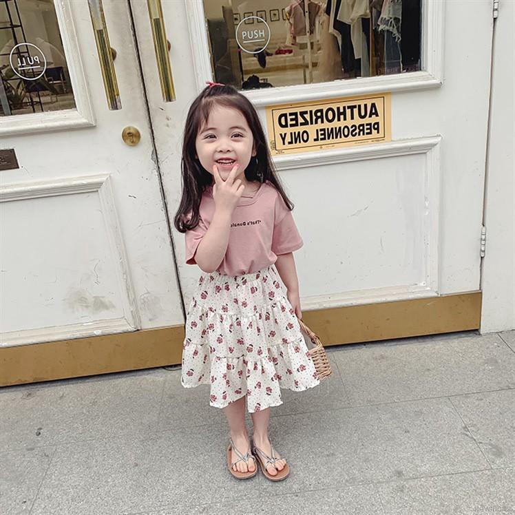 Set áo thun in chữ + Chân váy in hoa phong cách Hàn Quốc cho bé gái