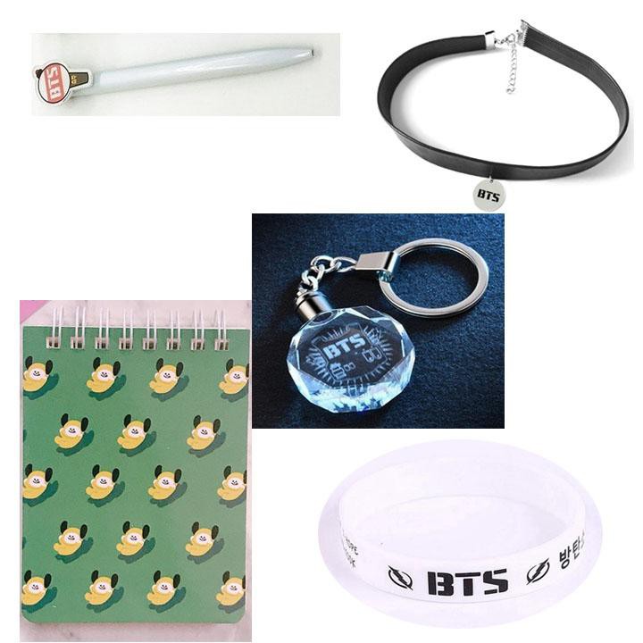 (M67) Combo 5 món đồ BTS gồm bút bấm vòng cổ choker móc khóa phát sáng sổ lò xo nhỏ vòng tay cao su