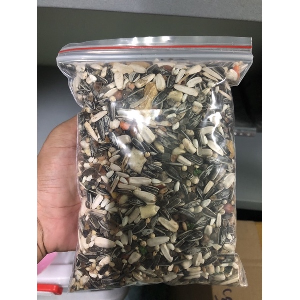 Hạt trộn vẹt lớn hãng Deli gói 500g - 1kg