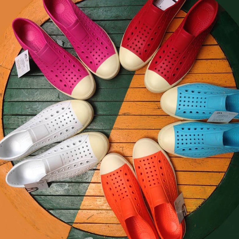 [Chính hãng] Giày nhựa Young Mind dành cho nam và nữ để đi mưa, đi biển, đi bộ đế cao su chống trơn trượt xuất xứ Việt N