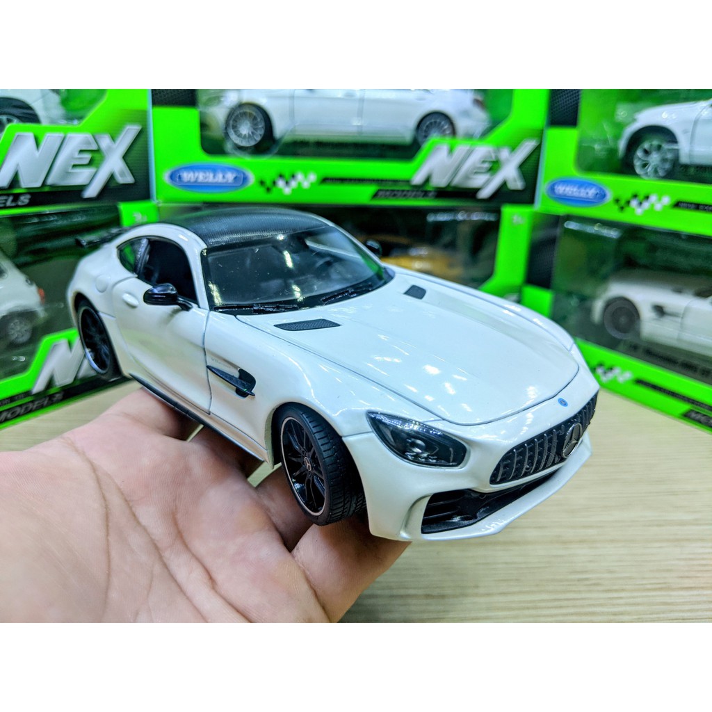 Mô hình xe ô tô Mercedes AMG GTR  tỉ lệ 1:24 hãng Welly