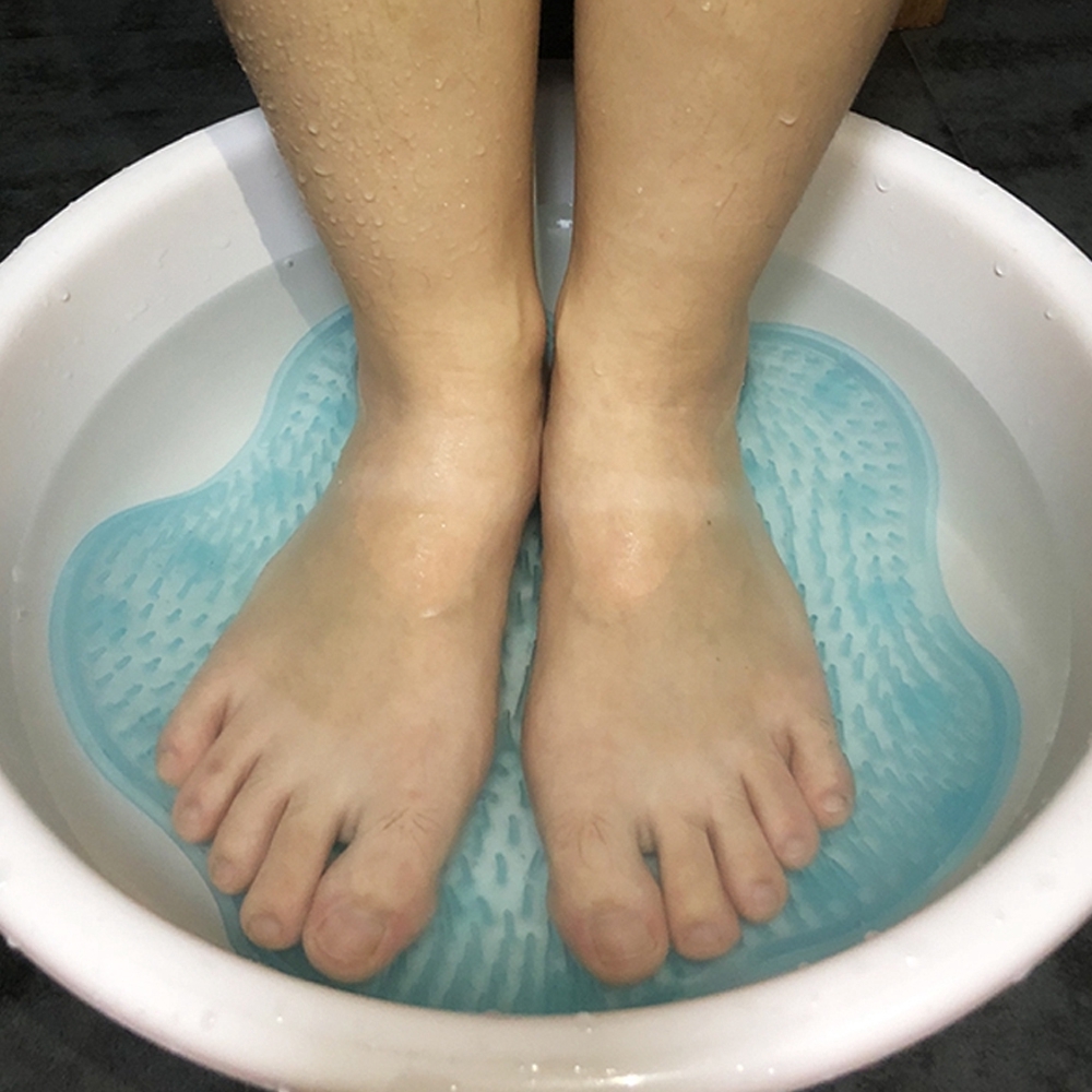 Miếng massage khi tắm bằng silicon tiện lợi