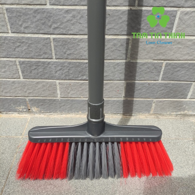 Chổi nhựa quét sàn đẩy nước đa năng tiện dụng với bàn chổi 29 cm cán dài 106 cm