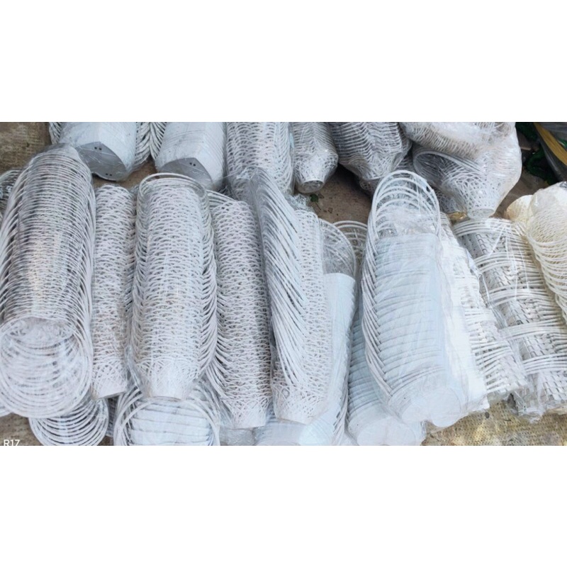 Giỏ nhựa có quai cắm hoa