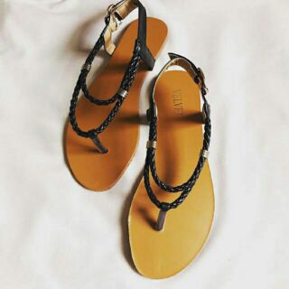 Sandal bệt xỏ ngón dây tết