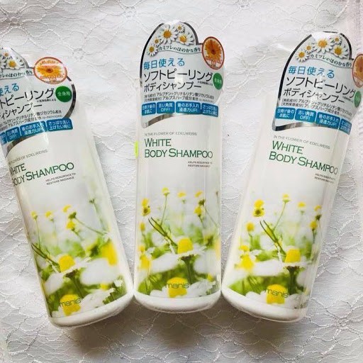 Sữa tắm trắng da Manis White body shampoo Nhật Bản