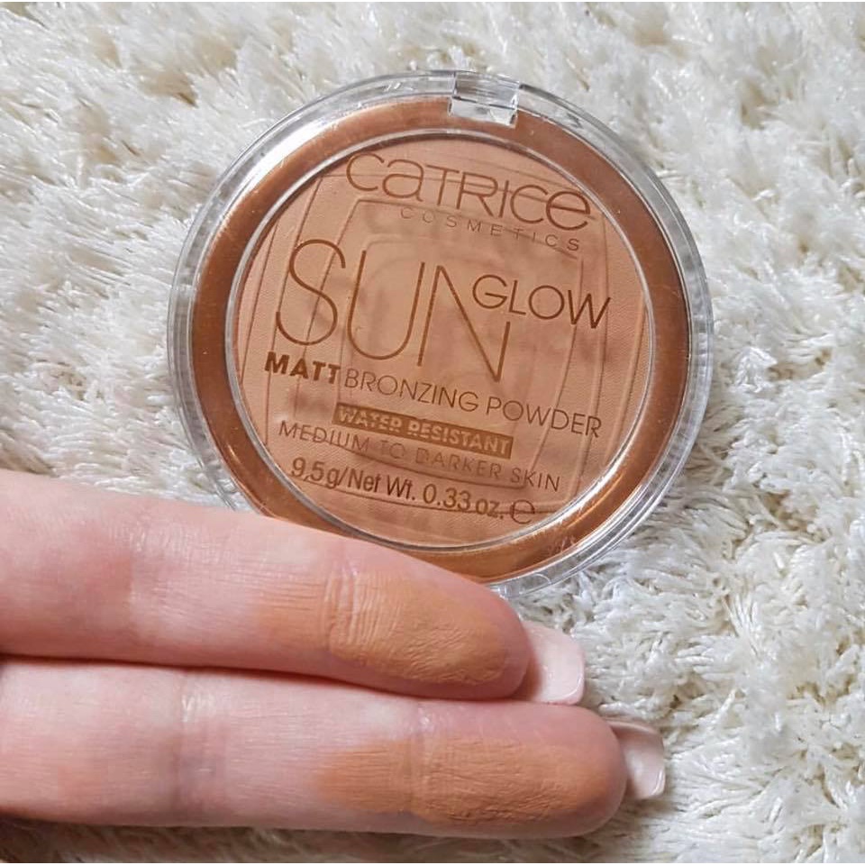 Phấn tạo khối Catrice Sun Glow Matt Bronzing Powder #030 Medium Skin