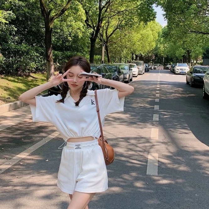 Bộ Đồ Thể Thao Kiểu Dáng Ngọt Ngào Dễ Thương Cho Nữ