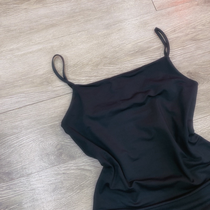 Đầm dây body đen trơn vnxk