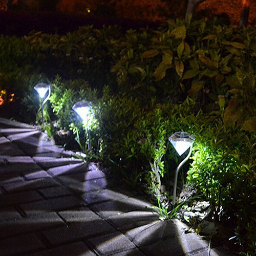 Đèn LED hình kim cương năng lượng mặt trời trang trí sân vườn