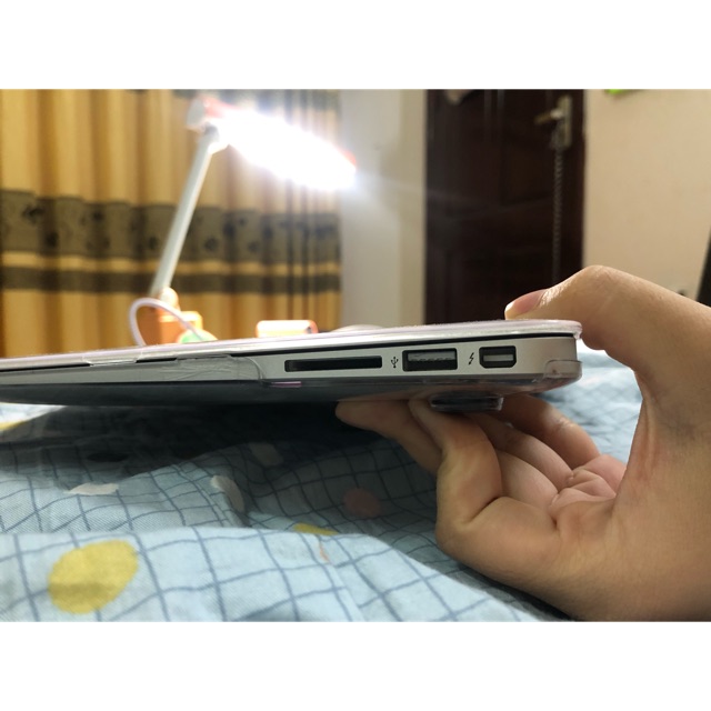 Máy tính laptop macbook air 2017