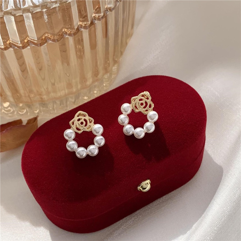 Bông tai nụ Hoa hồng đính ngọc trai nhân tạo khuyên tai nữ vòng tròn nhỏ xinh Cocochang shop