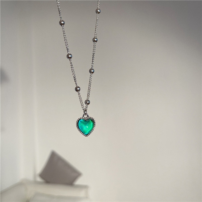 Vòng cổ Thép Titan Mặt Trái Tim Đổi Màu Theo Nhiệt Độ Thời Trang