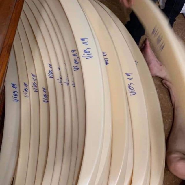 Đuôi gió liền cốp xe Toyota Vios 2014- 2015 2016 2017 Hàng siêu dày, bản mộc chưa sơn