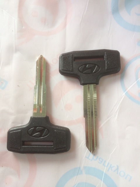 Phôi chìa khoá HUYNDAI rảnh trái ( 2 chìa )