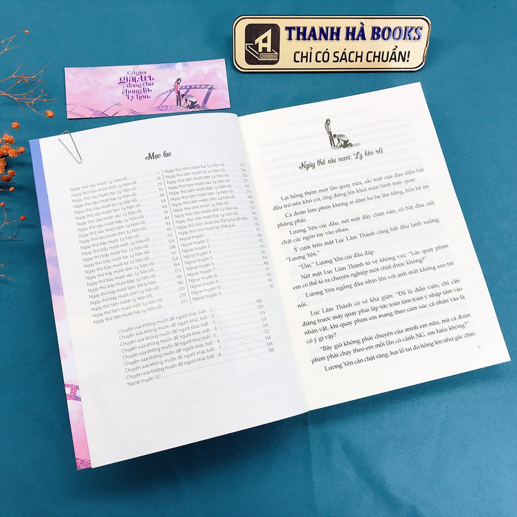 Sách - Cả Giới Giải Trí Đang Chờ Chúng Ta Ly Hôn (Bộ 2 quyển, Tặng Kèm Bookmark)