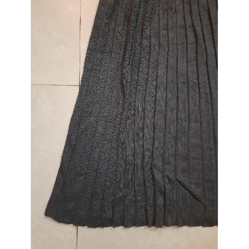 Thanh lý chân váy len tăm dáng xếp ly xòe used