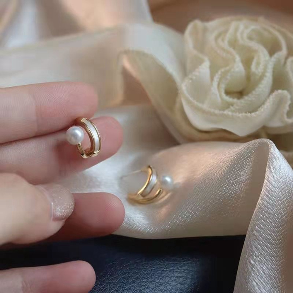 Bông Tai Hình Tròn Đính Ngọc Trai Phong Cách Pháp Cổ Điển