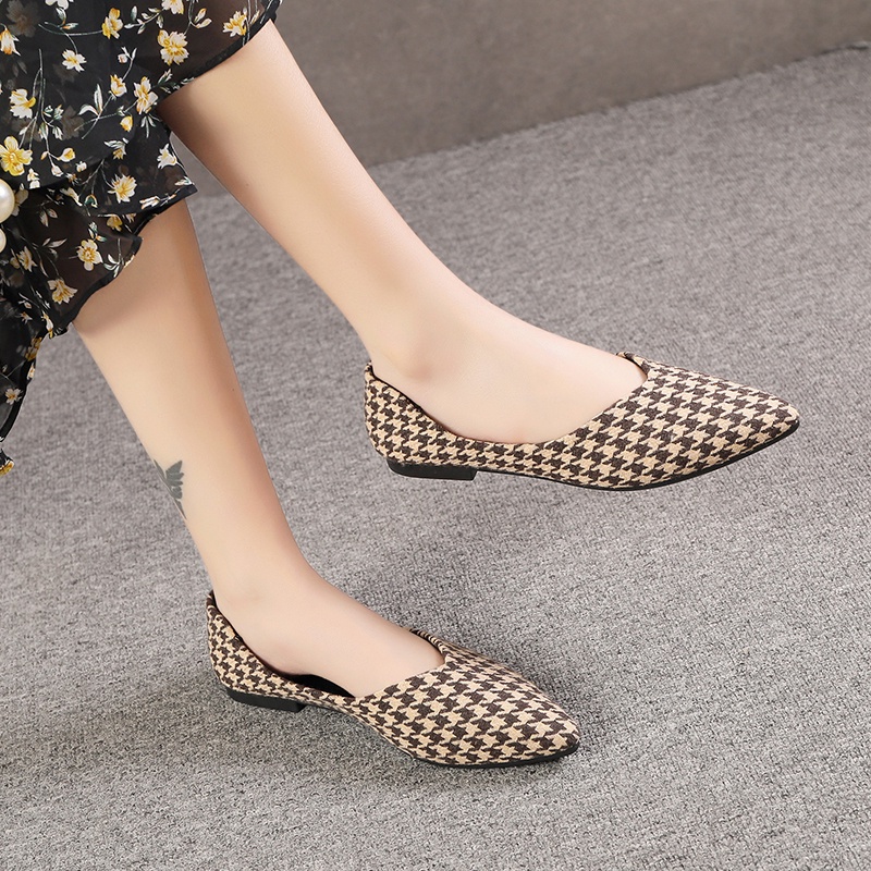 Giày Búp Bê Mũi Nhọn Màu Trắng Đen Size 41 42 43 Thời Trang Công Sở Cho Nữ