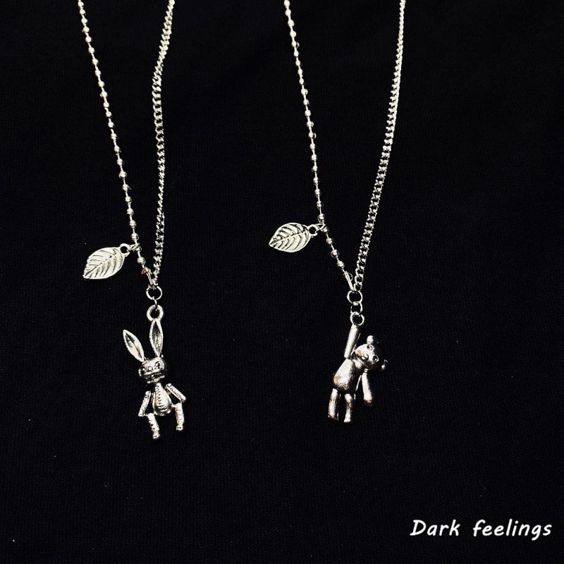 Dây Chuyền Mặt Tròn Khắc Hình Gấu Và Thỏ 133972dark
