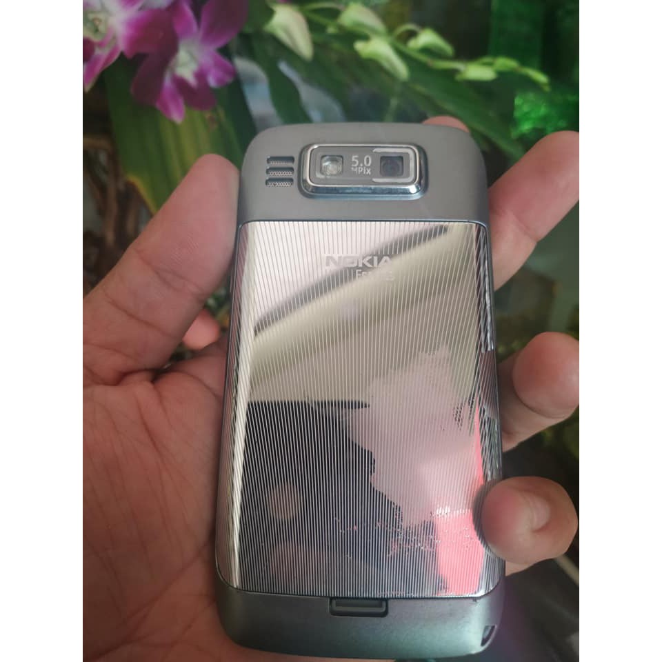 Điện thoại Nokia E72 Zin nguyên cây