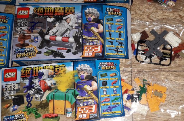 Lắp ráp 1 hộp LegoPubg 99533 có nhiều chi tiết bằng nhựa ABS