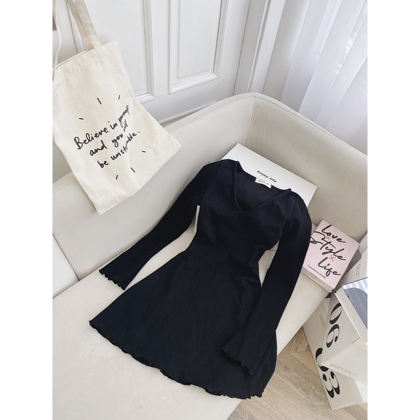 ĐẦM BODY CỔ V TAY DÀI CUỐN BIÊN