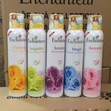 Xịt Khử Mùi Hương Nước Hoa Enchanteur 150g