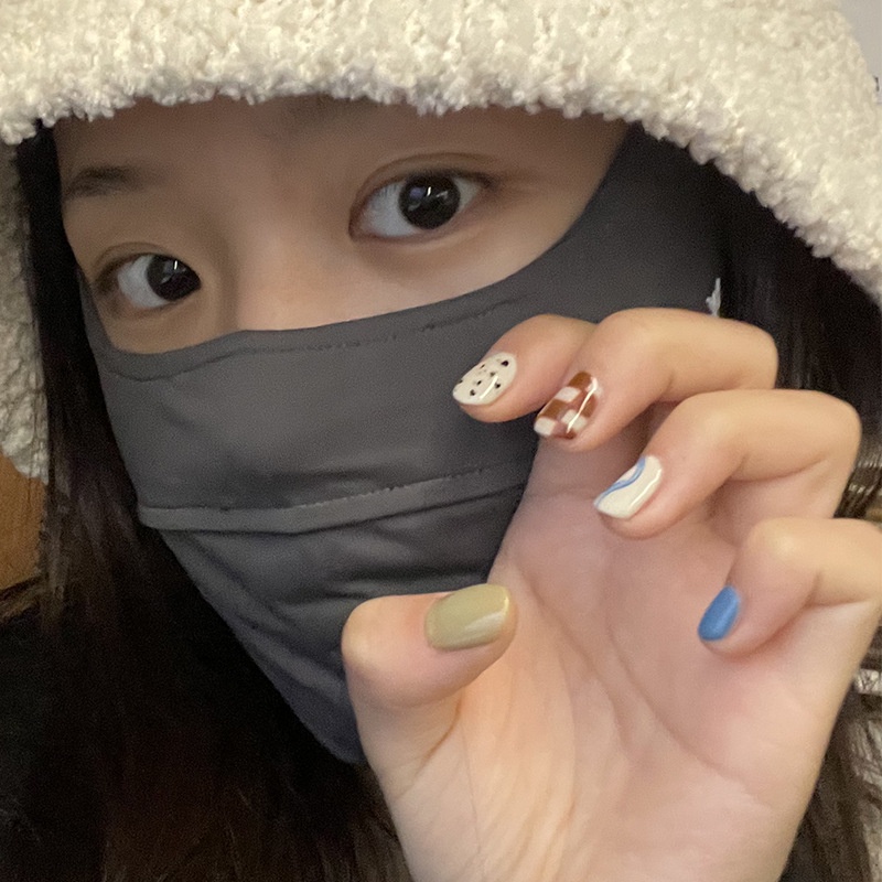 Miếng Dán Móng Tay Giả Họa Tiết Kẻ Ô Lưới Đính Kim Cương Giả